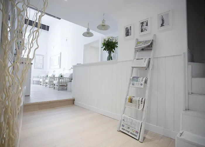 ゲストハウス Primo Piano 4*