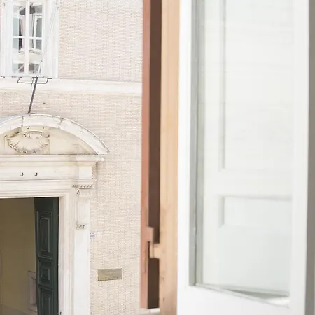 프리모 피아노 스위트 게스트하우스 4*