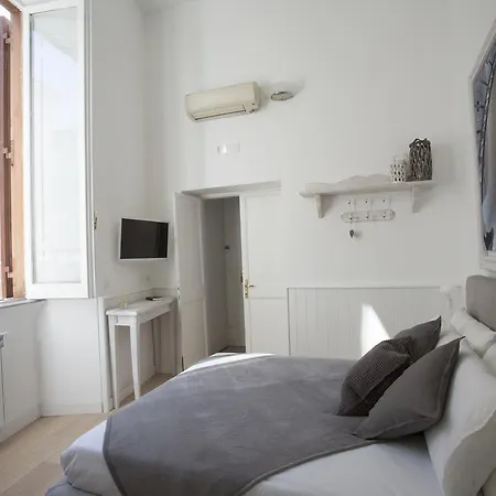 프리모 피아노 스위트 게스트하우스 4*